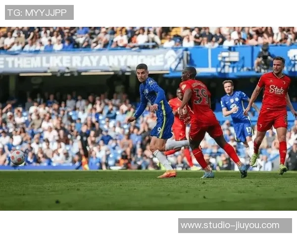 雷丁主场迎战谢菲联双方争夺英冠积分榜关键战役